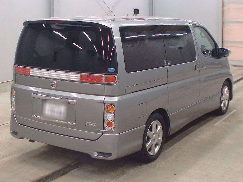 NISSAN ELGRAND