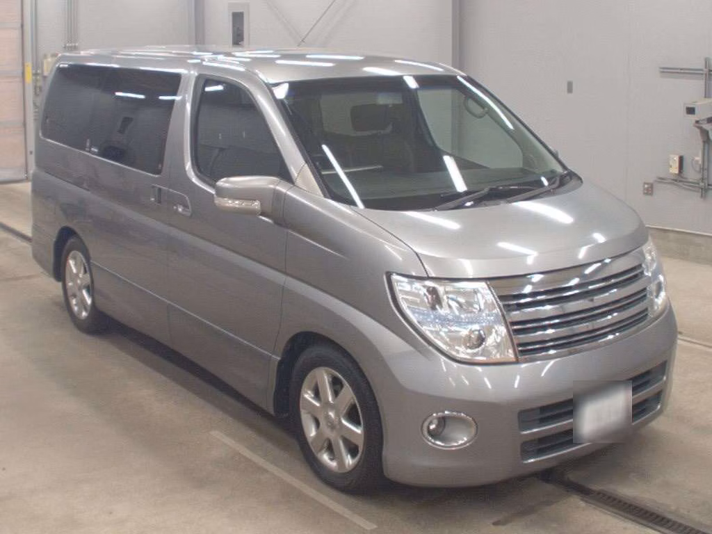 NISSAN ELGRAND
