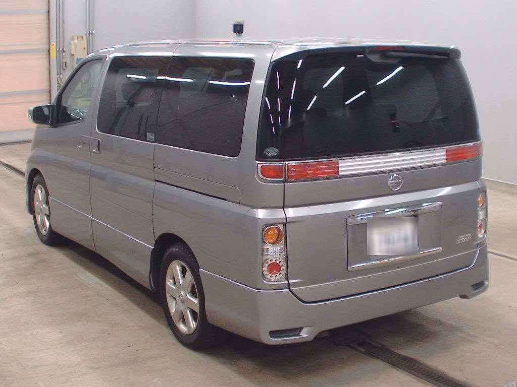 NISSAN ELGRAND