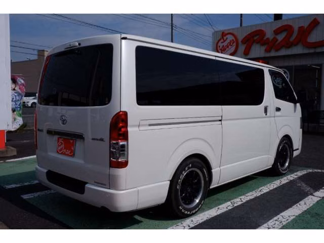 TOYOTA REGIUS ACE
