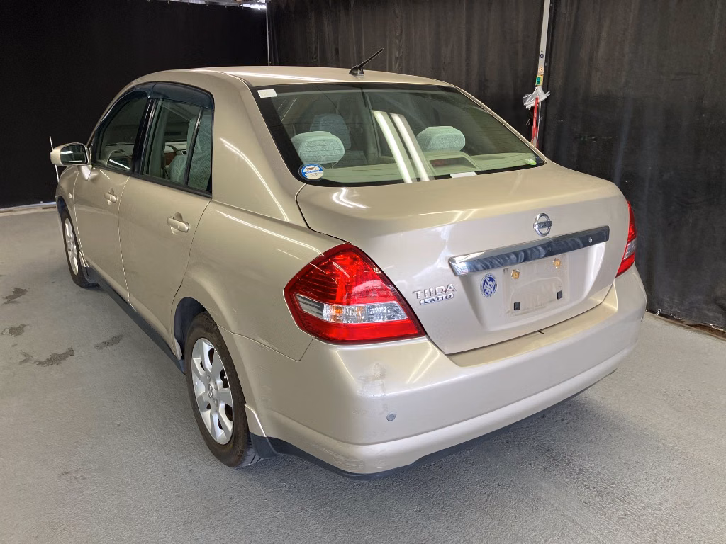 NISSAN TIIDA LATIO