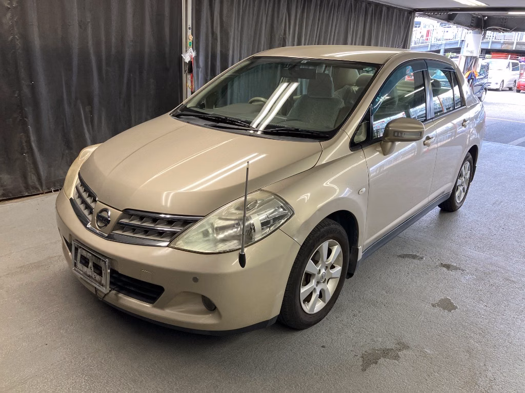 NISSAN TIIDA LATIO