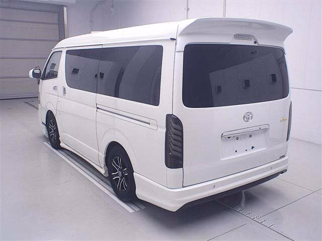 TOYOTA REGIUS ACE