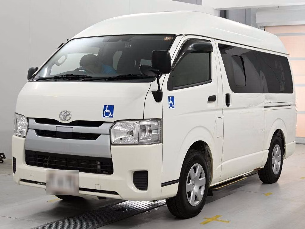TOYOTA REGIUS ACE
