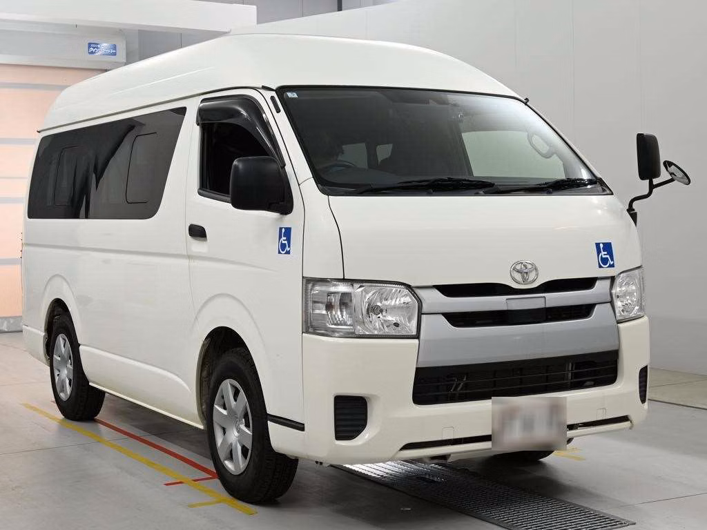 TOYOTA REGIUS ACE