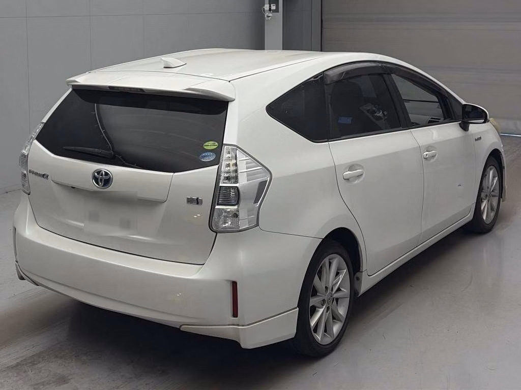 TOYOTA PRIUS ALPHA