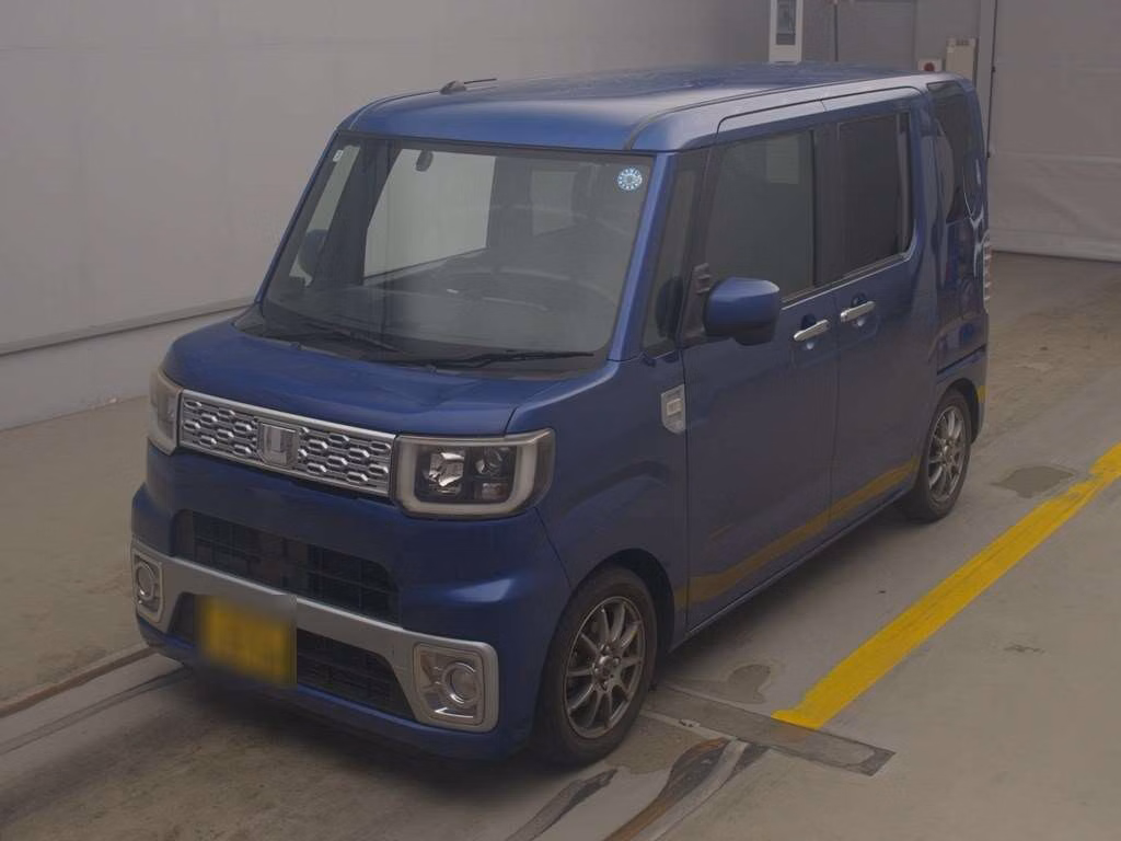 DAIHATSU WAKE