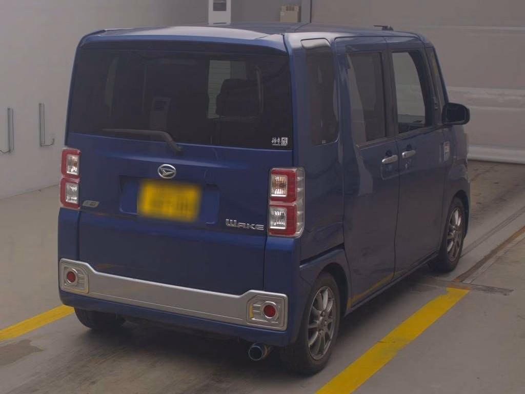 DAIHATSU WAKE