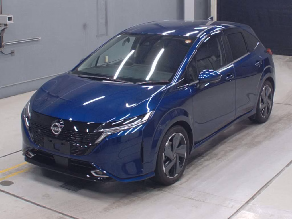NISSAN AURA