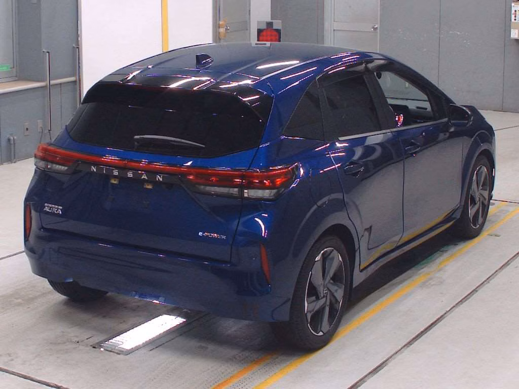 NISSAN AURA
