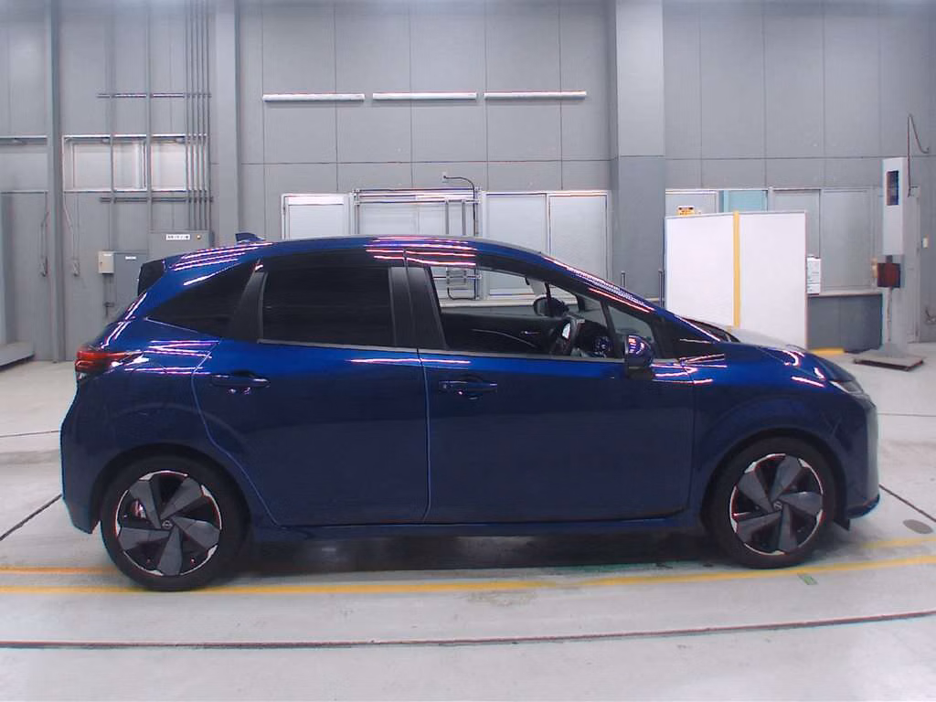 NISSAN AURA