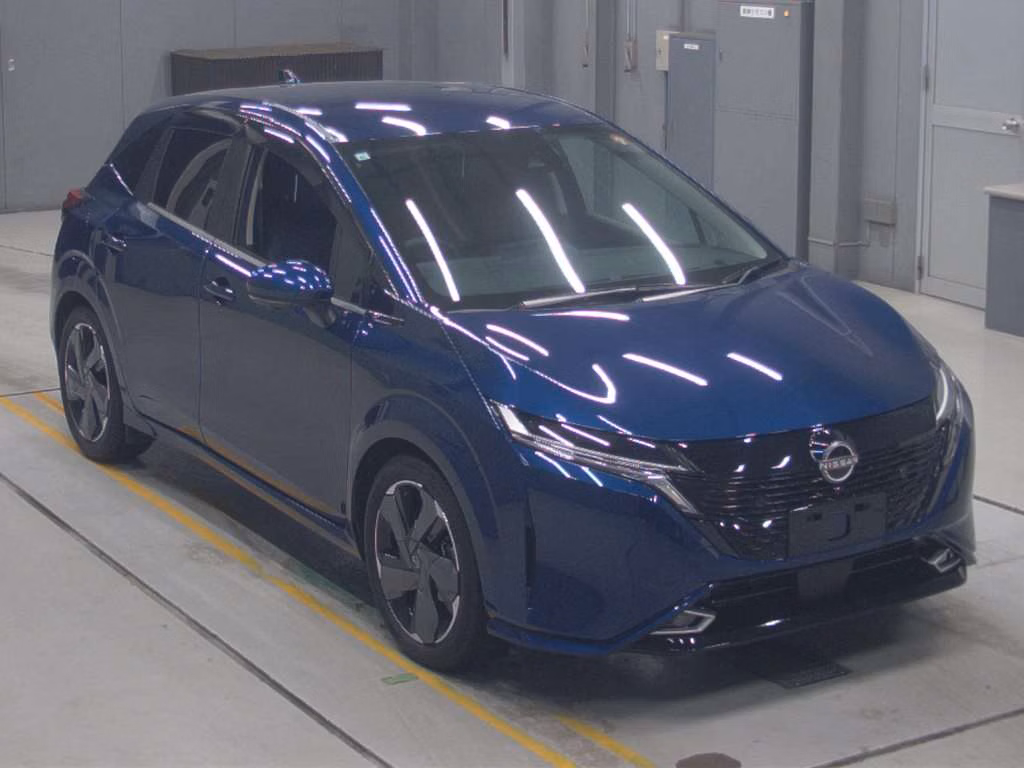 NISSAN AURA