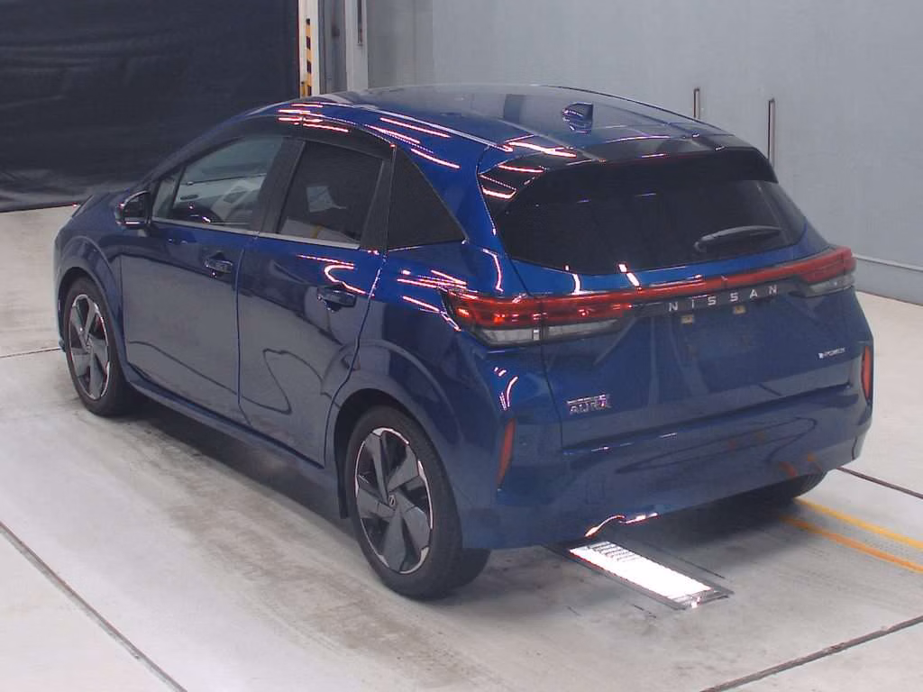 NISSAN AURA