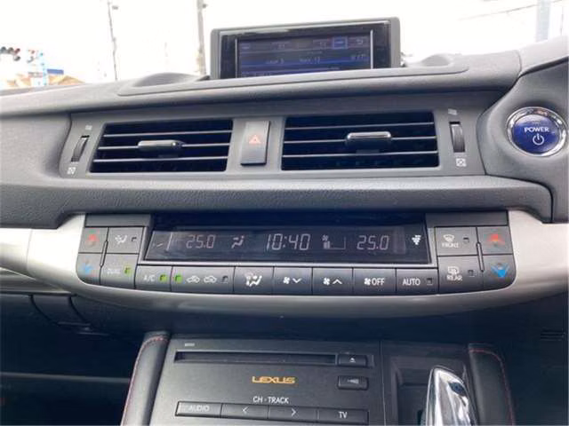LEXUS CT200H