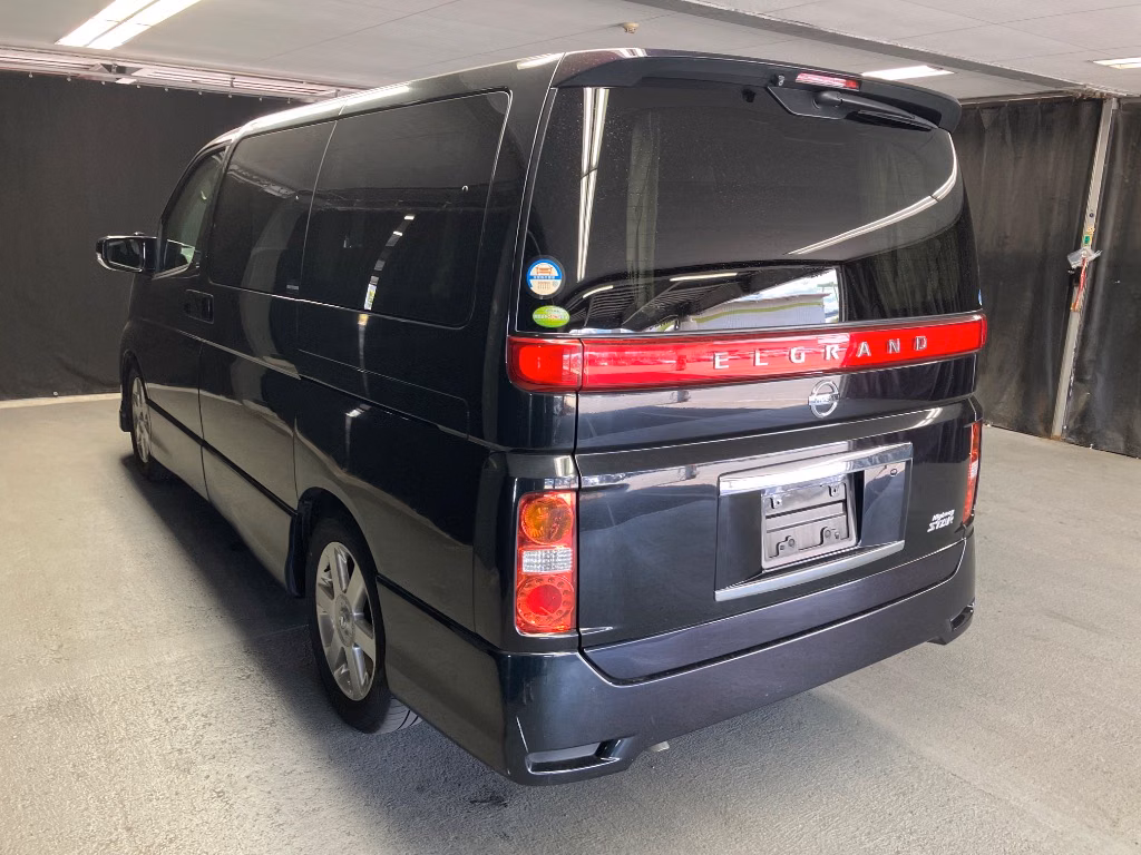 NISSAN ELGRAND