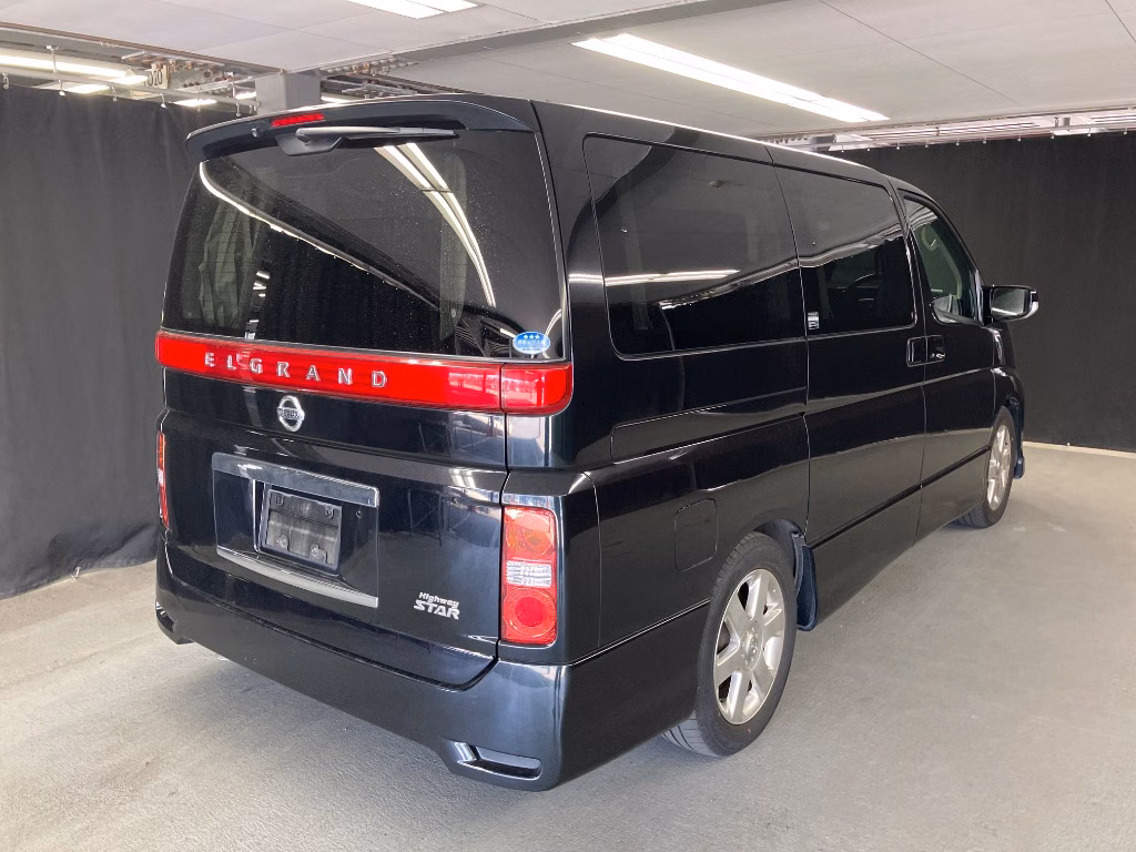 NISSAN ELGRAND