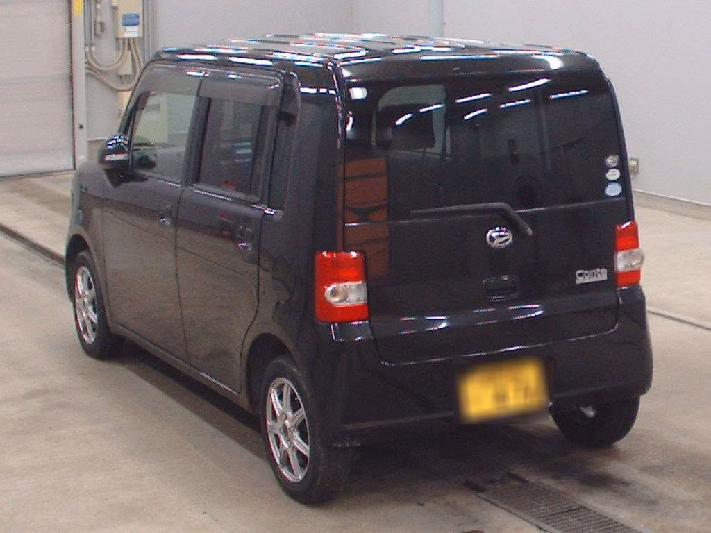 DAIHATSU MOVE CONTE