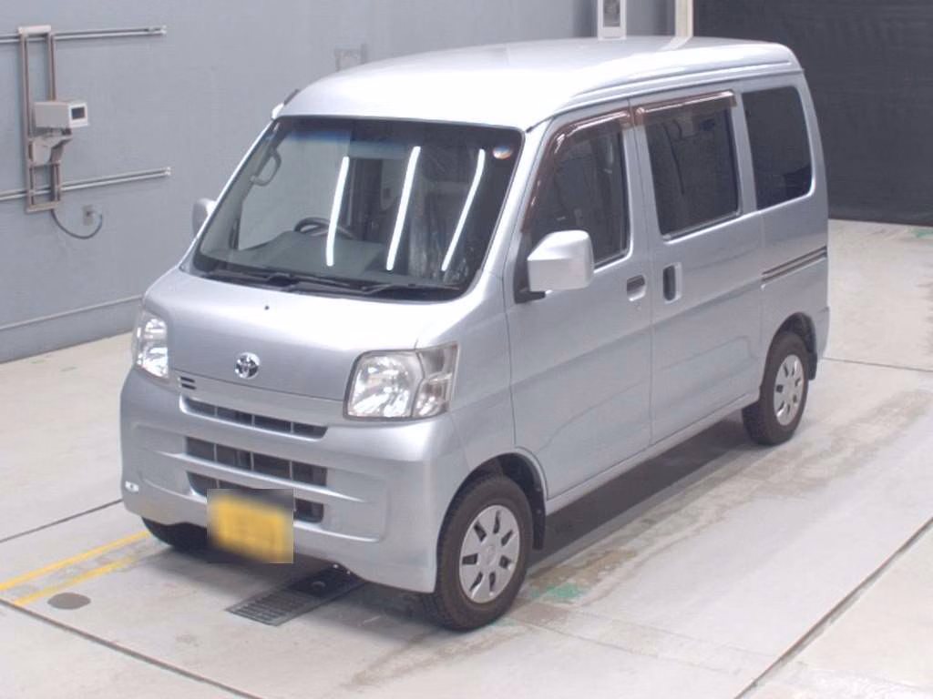 TOYOTA PIXIS VAN
