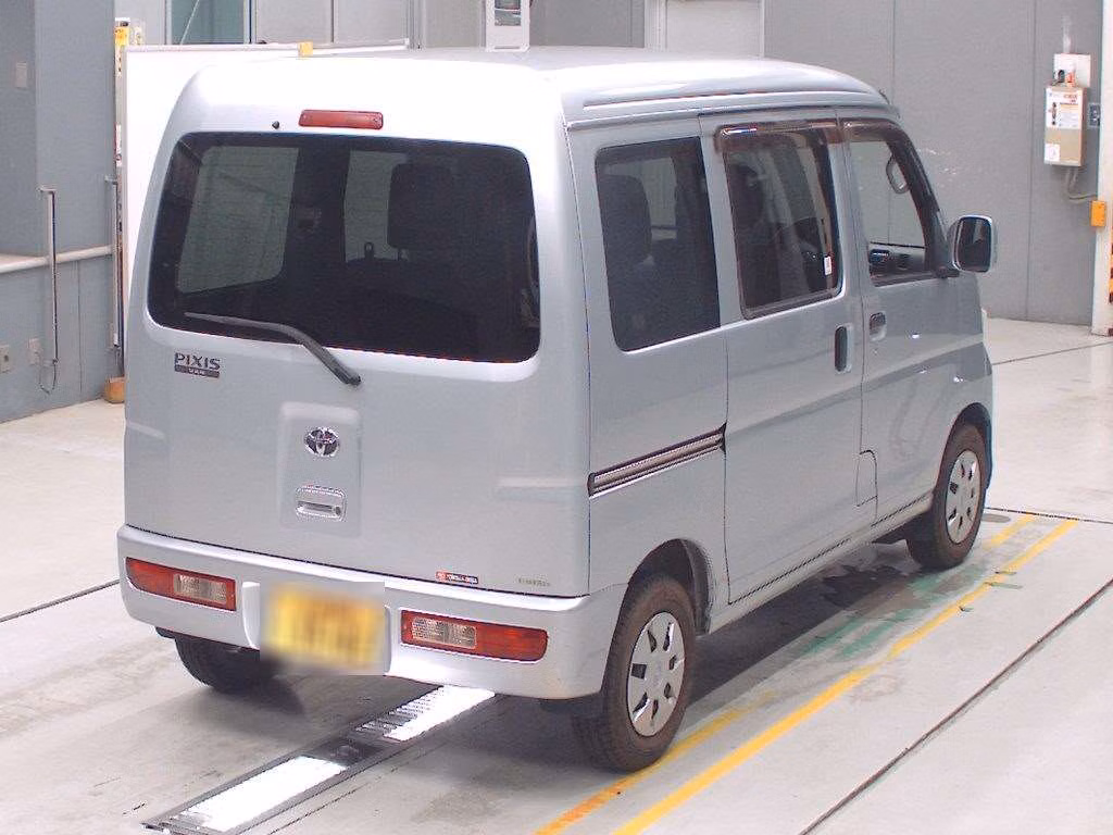 TOYOTA PIXIS VAN