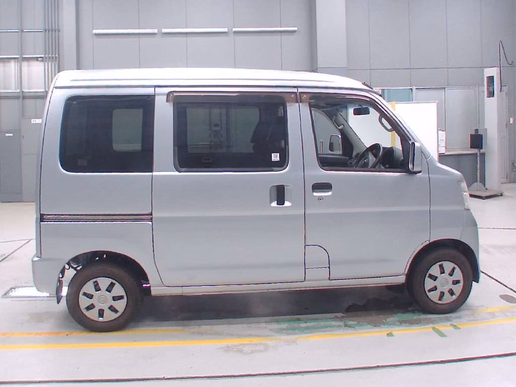 TOYOTA PIXIS VAN