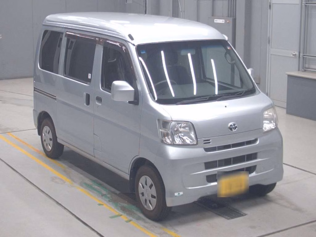 TOYOTA PIXIS VAN