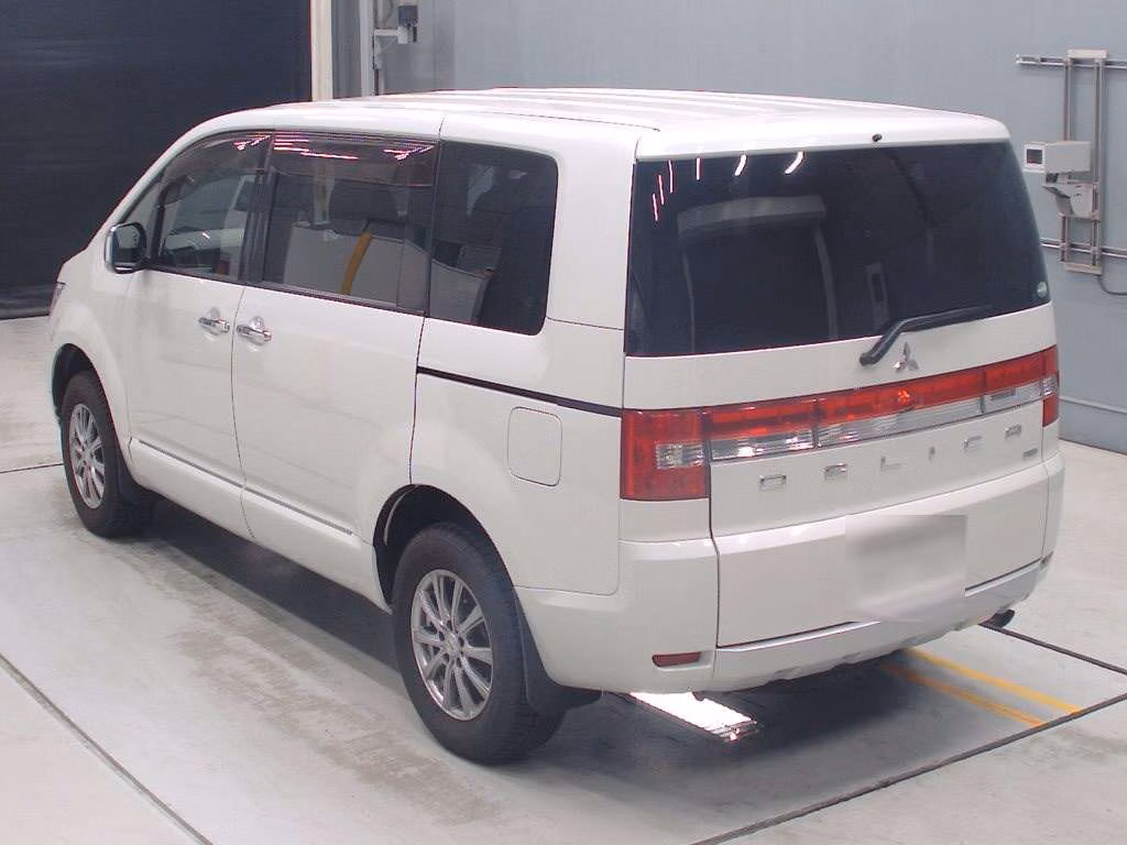 MITSUBISHI DELICA D:5