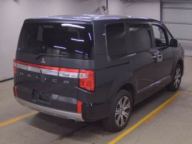 MITSUBISHI DELICA D:5