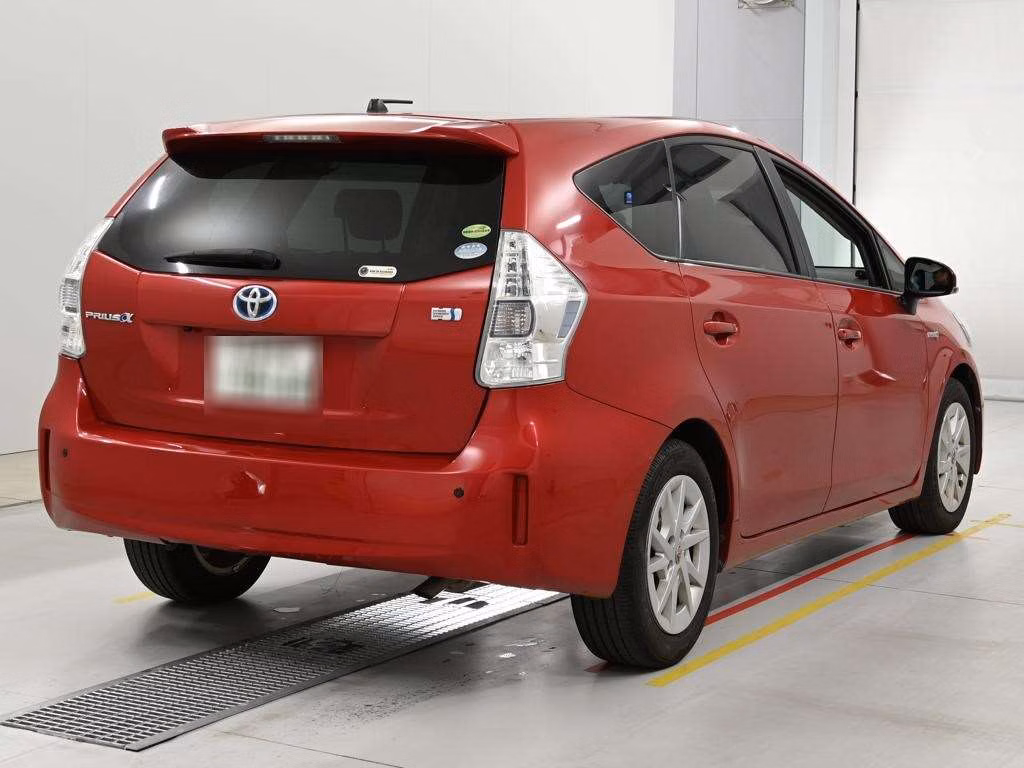 TOYOTA PRIUS ALPHA