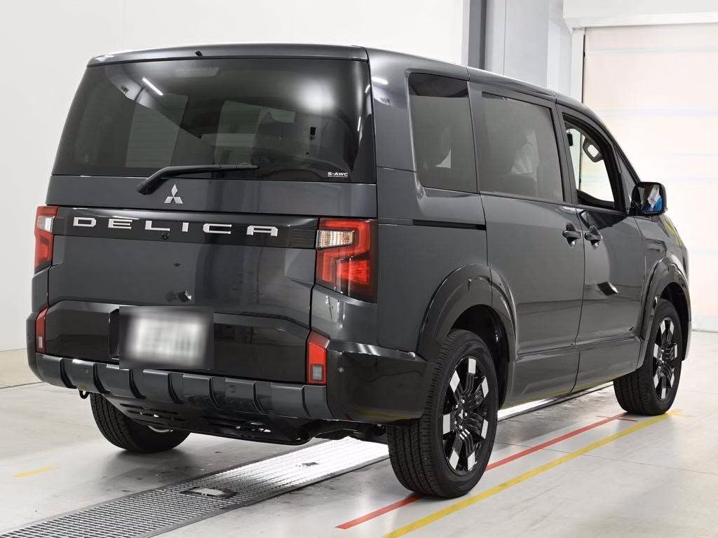 MITSUBISHI DELICA D:5