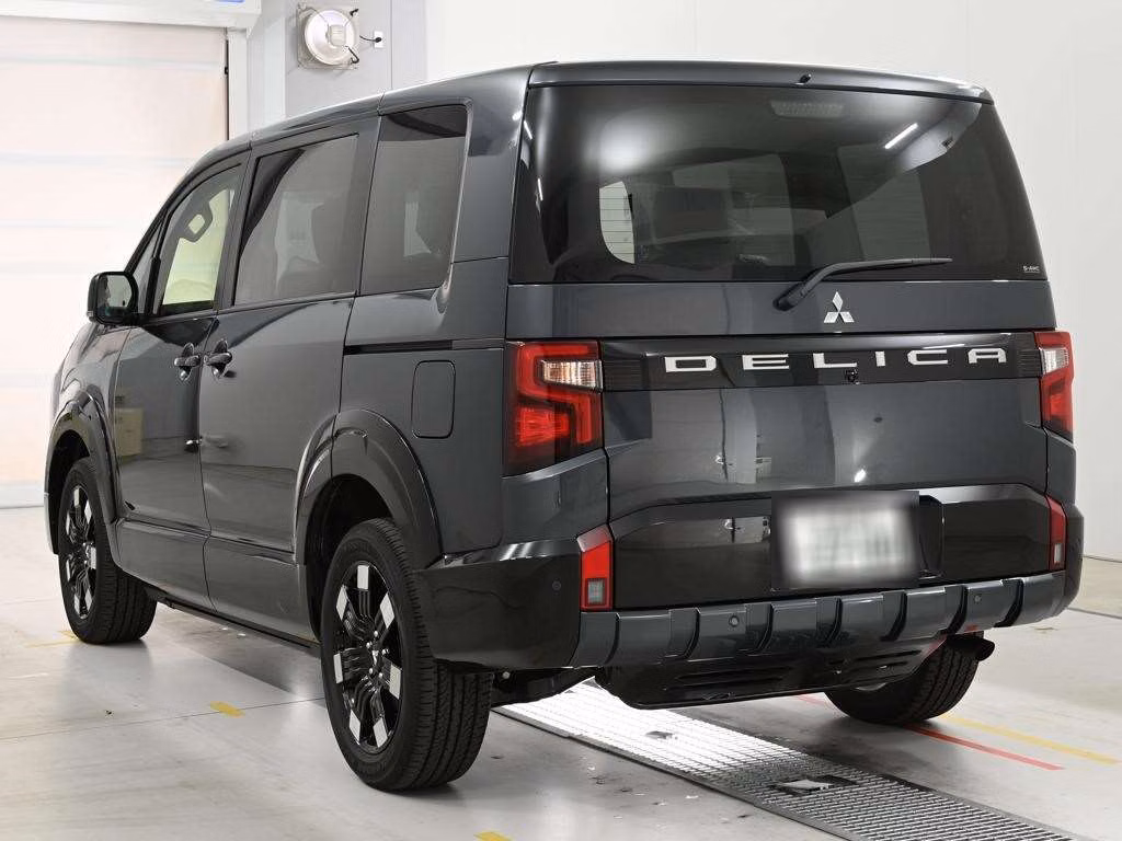 MITSUBISHI DELICA D:5