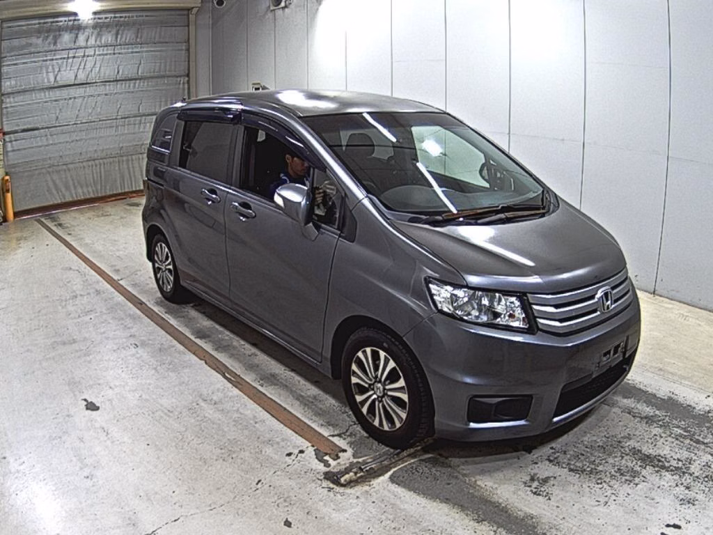 HONDA FREED SPIKE