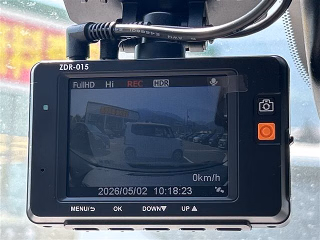 NISSAN AURA