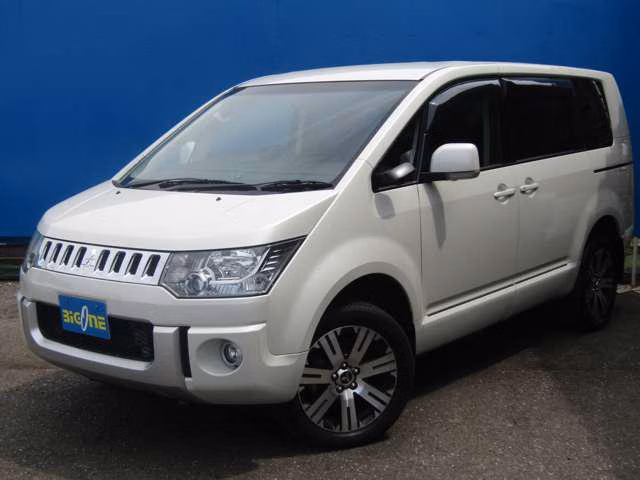 MITSUBISHI DELICA D:5