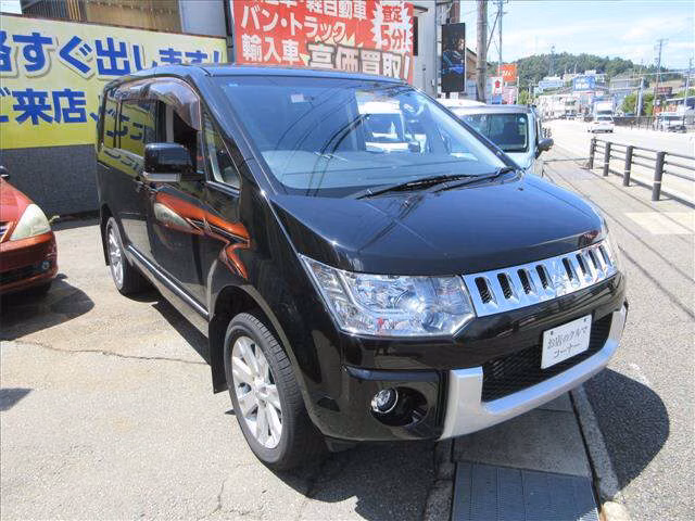 MITSUBISHI DELICA D:5