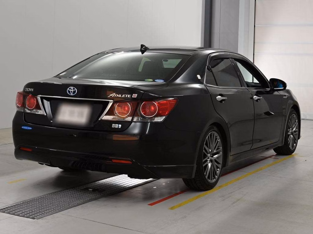 TOYOTA CROWN