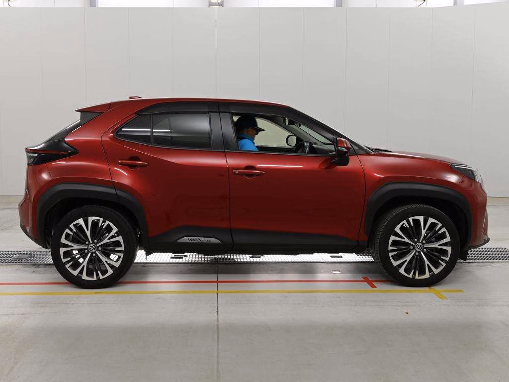 TOYOTA YARIS CROSS