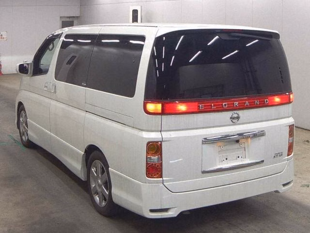 NISSAN ELGRAND