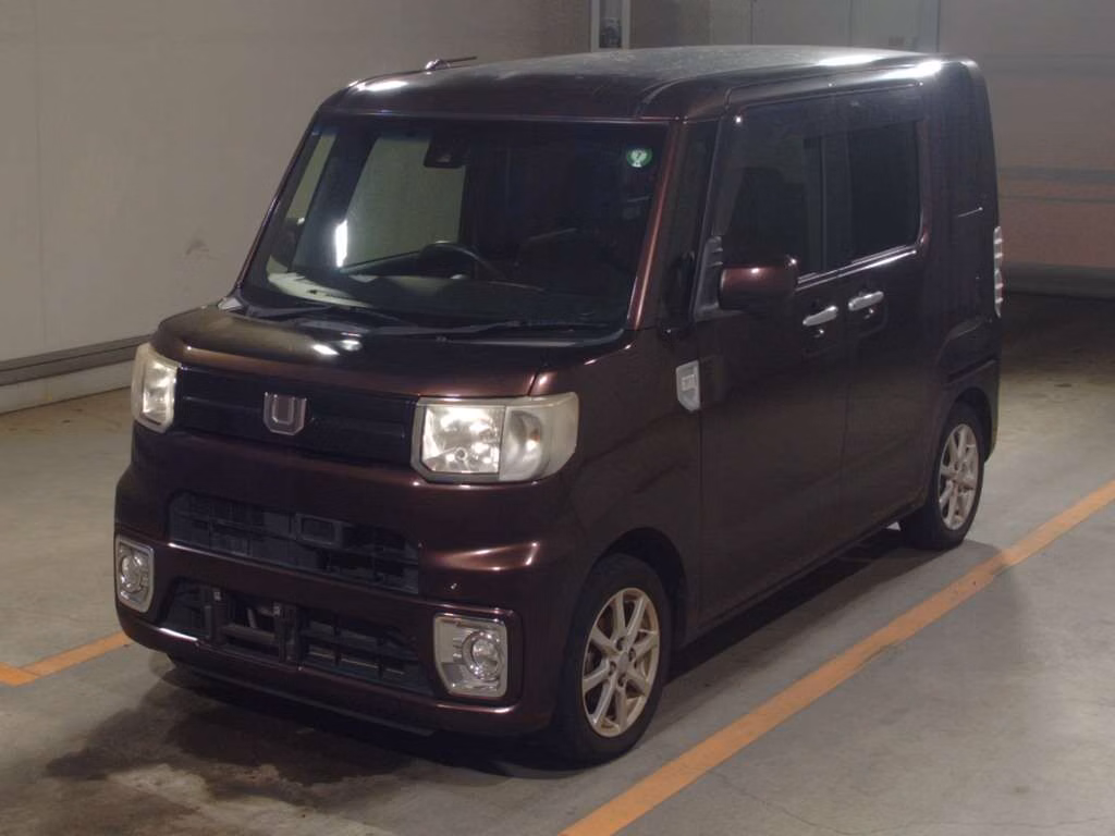 DAIHATSU WAKE