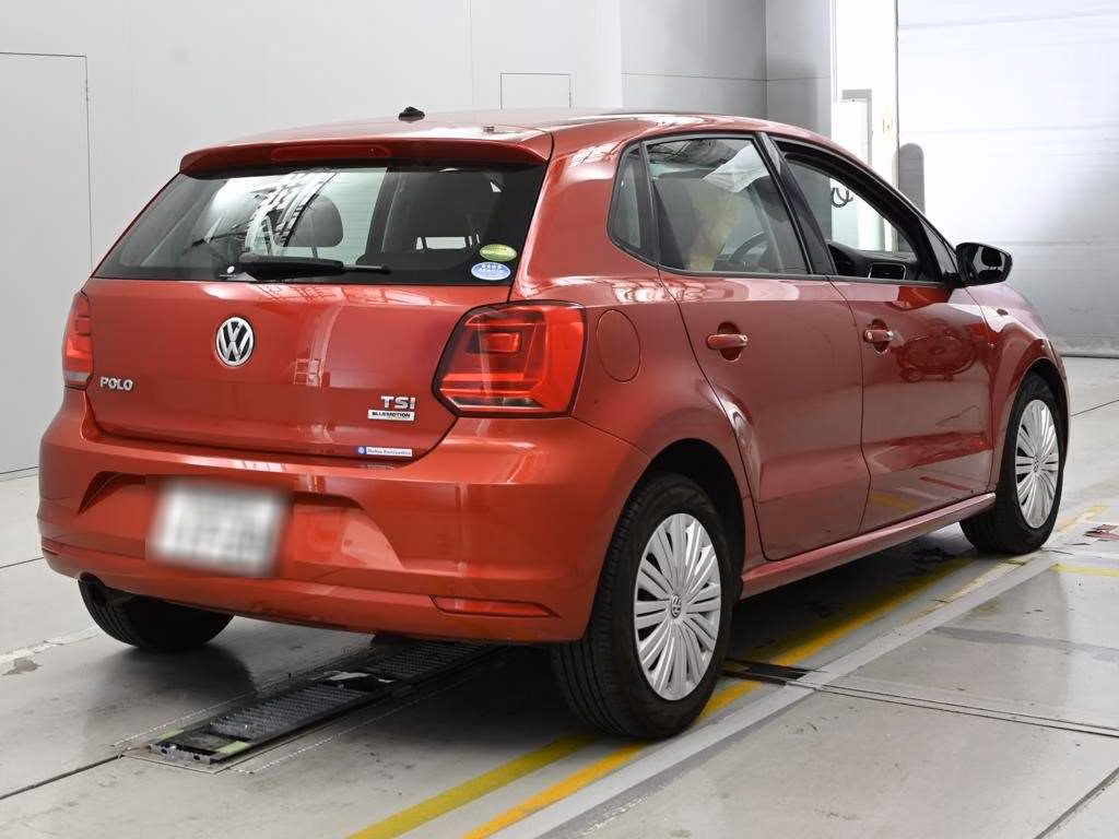 VOLKSWAGEN POLO