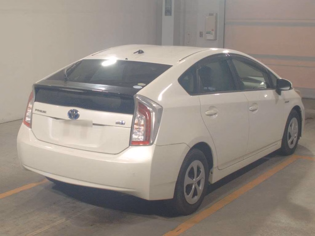 TOYOTA PRIUS