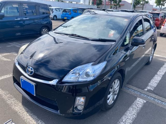 TOYOTA PRIUS