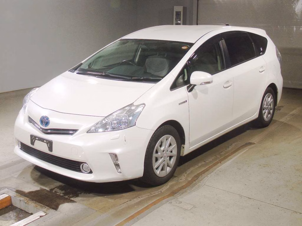 TOYOTA PRIUS ALPHA
