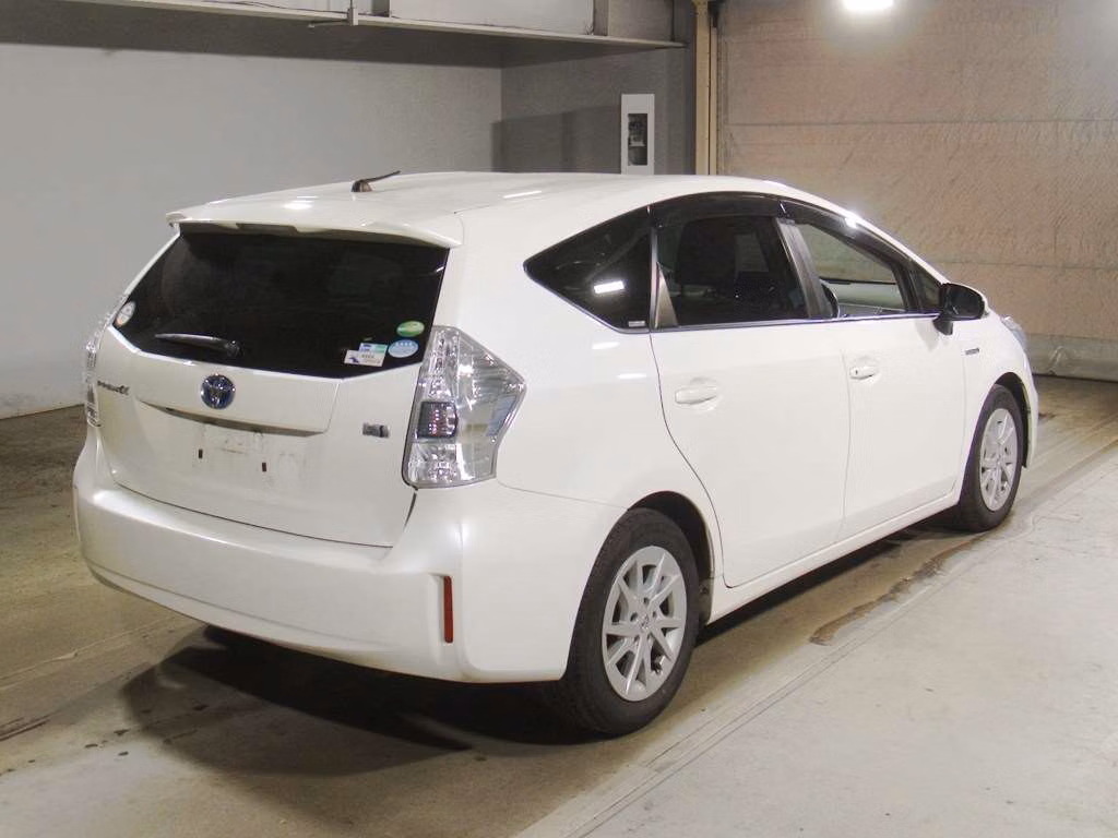 TOYOTA PRIUS ALPHA