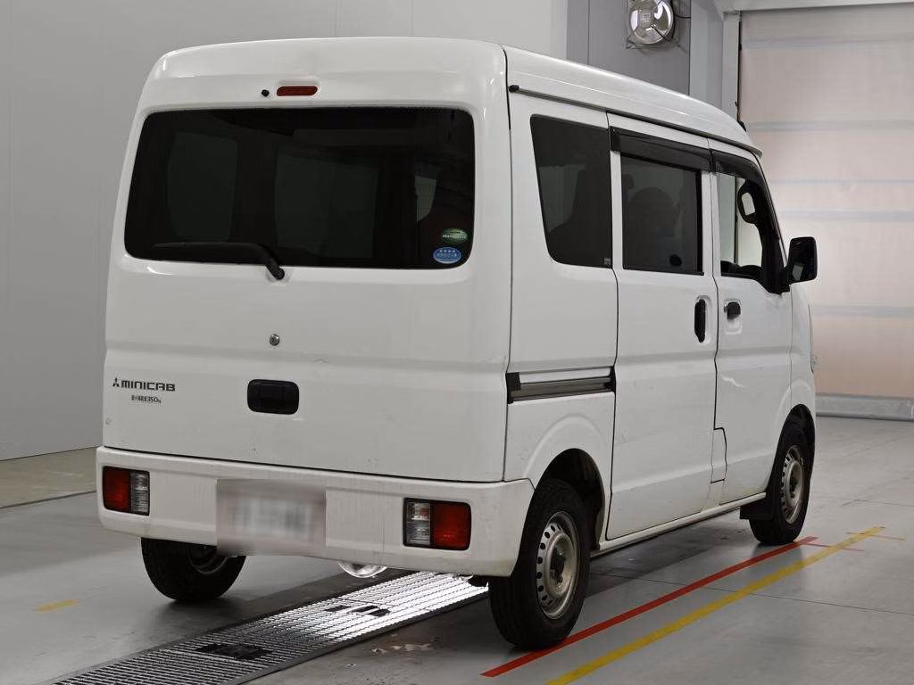MITSUBISHI MINICAB
