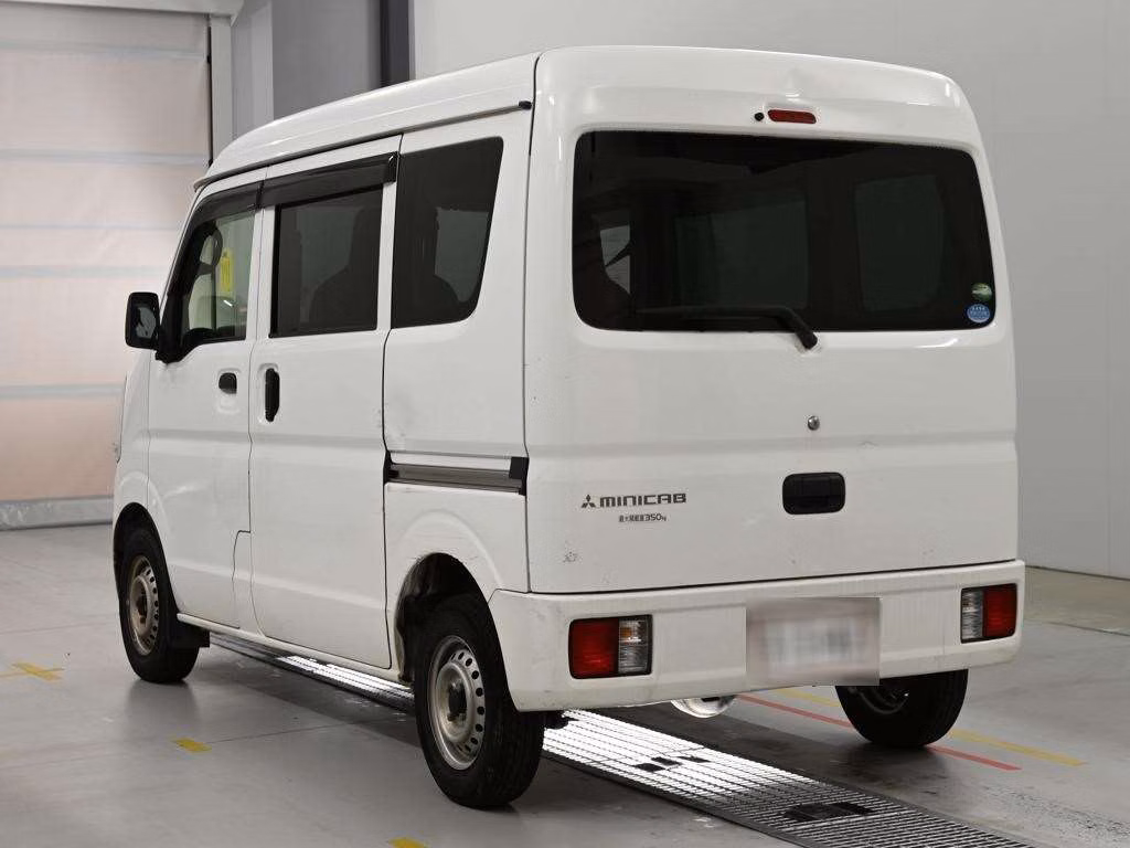 MITSUBISHI MINICAB