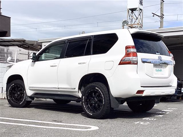 TOYOTA LAND CRUISER PRADO