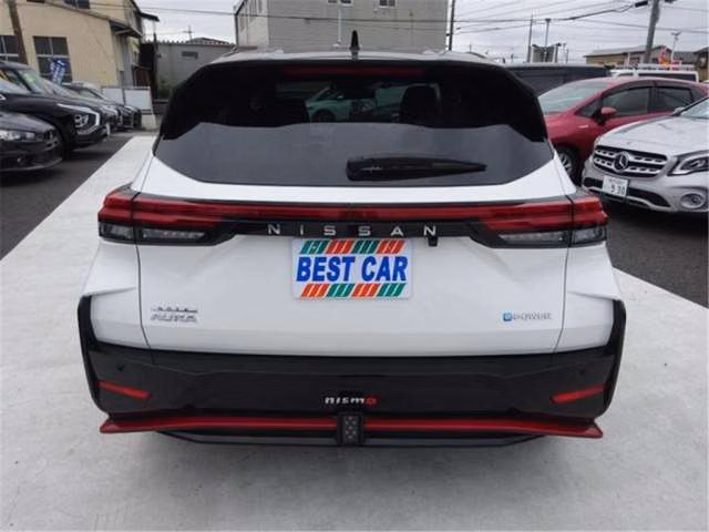 NISSAN AURA