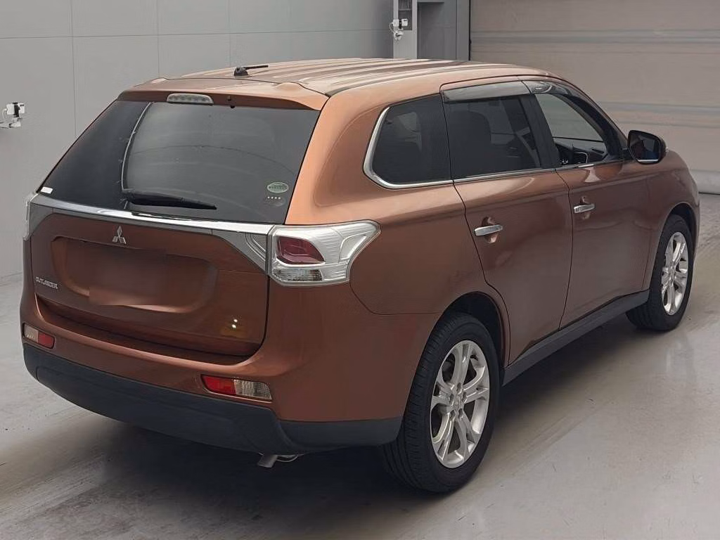 MITSUBISHI OUTLANDER