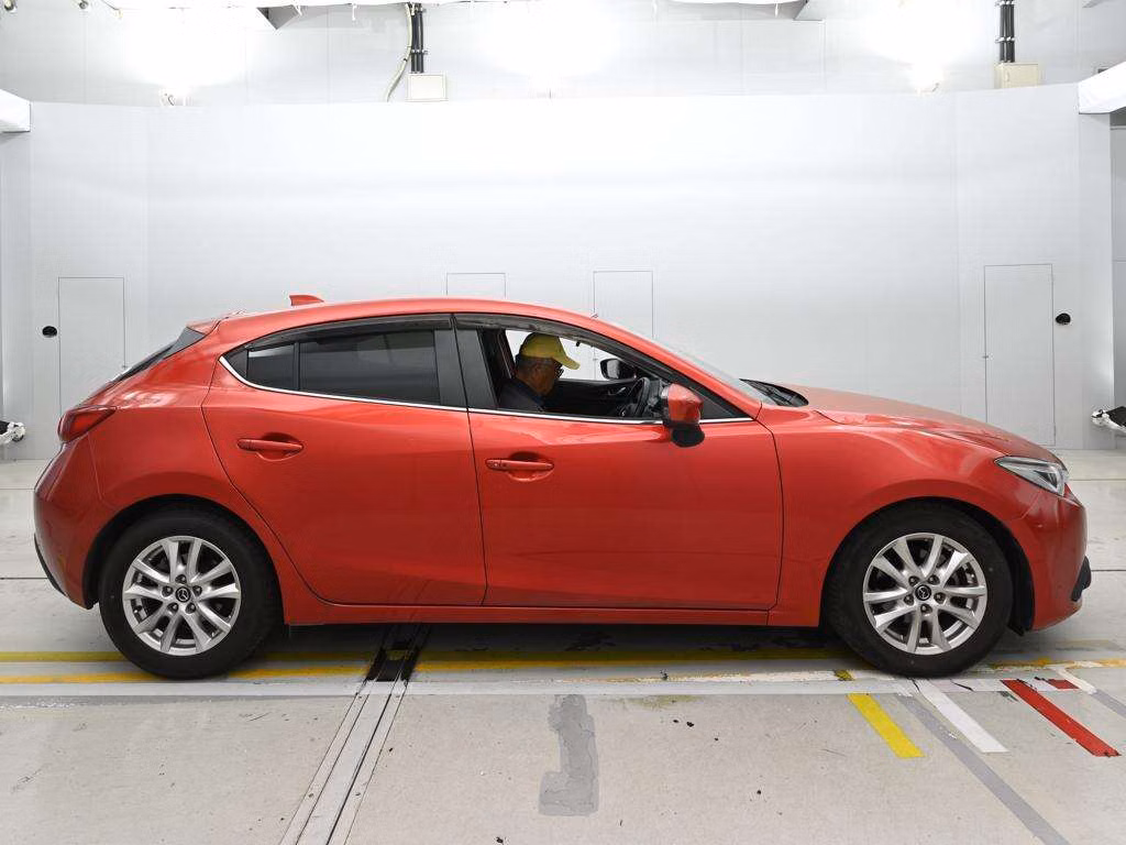 MAZDA AXELA