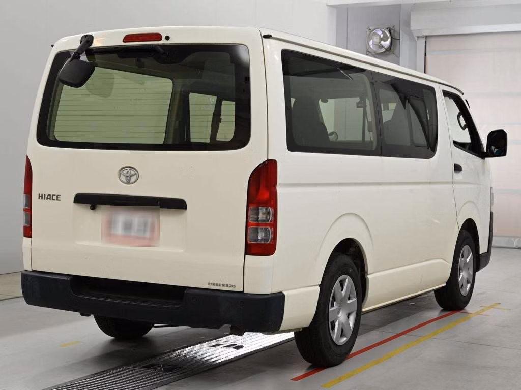 TOYOTA REGIUS ACE